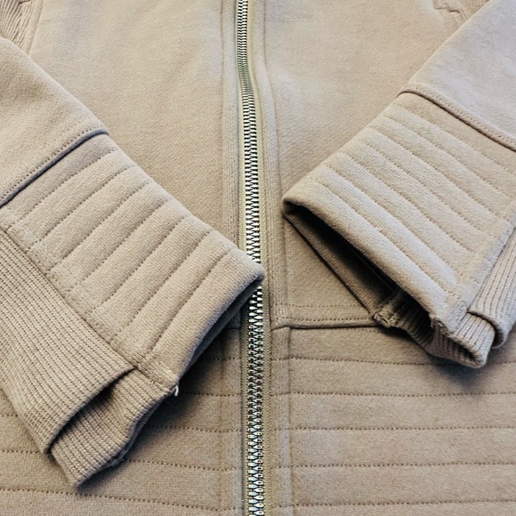 Lululemon Zip Up Radiant II Jacket Violet Verbena Womens M NWT EXPIRED COLOR! - Picture 12 of 12